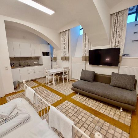 Modern Studios Near City Center Wenen Buitenkant foto